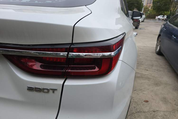 Used Changan CS85 COUPE 2021 1.5T DCT Luxury Edition