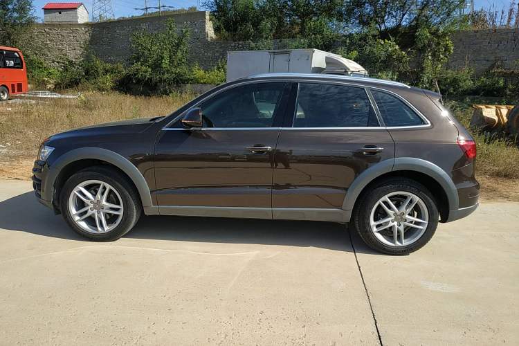 Used Audi Q5 2017 Plus 40 TFSI Technology Model

