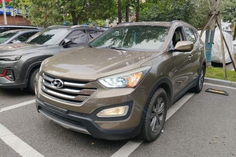 Used Hyundai Santa Fe 2013 2.4L Automatic 4x4 Comfort Edition
