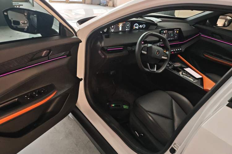 Used Changan UNI-V 2023 1.5T Prestige Model