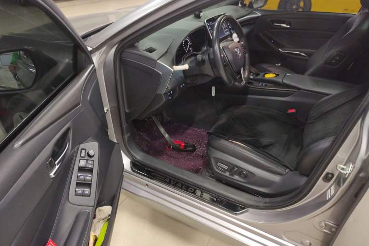 Used Toyota Avalon 2019 Dual-Engine 2.5L Luxury Edition China VI Standard
