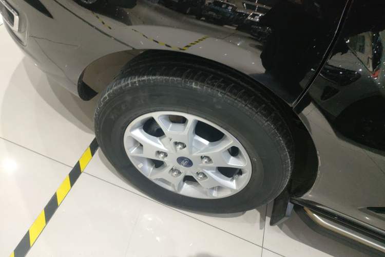 Used Ford Tourneo Custom 2020 2.0T Automatic Elite Edition China VI Standard