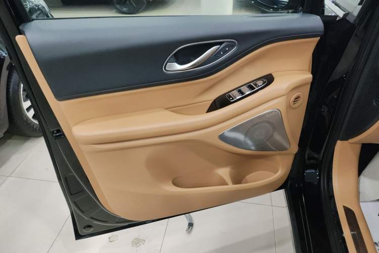 Used VOYAH Dream 2025 PHEV Four-Wheel-Drive Flagship Kunpeng Edition