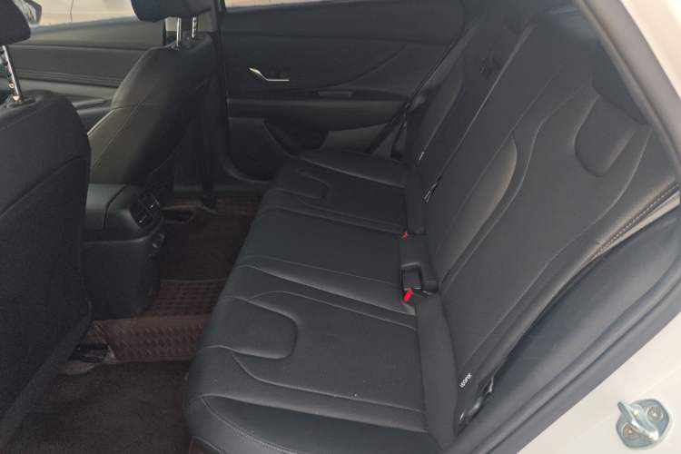 Used Hyundai Elantra 2023 1.5L CVT LUX Prestige Edition