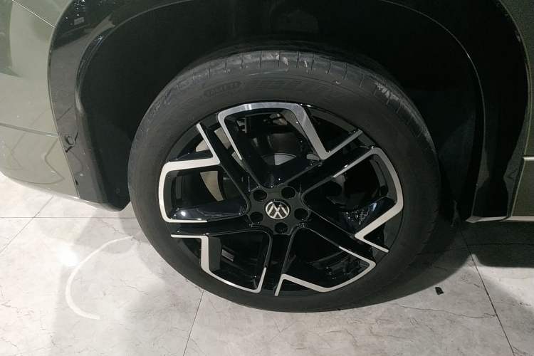 Used Volkswagen Tayron 2025 Tiguan L 380TSI 4Motion Luxury Easy Package
