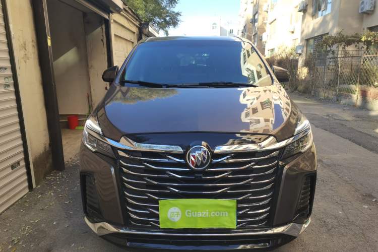 Used Buick GL8 2023 Facelifted Land Cruiser Executive Luxury Version
