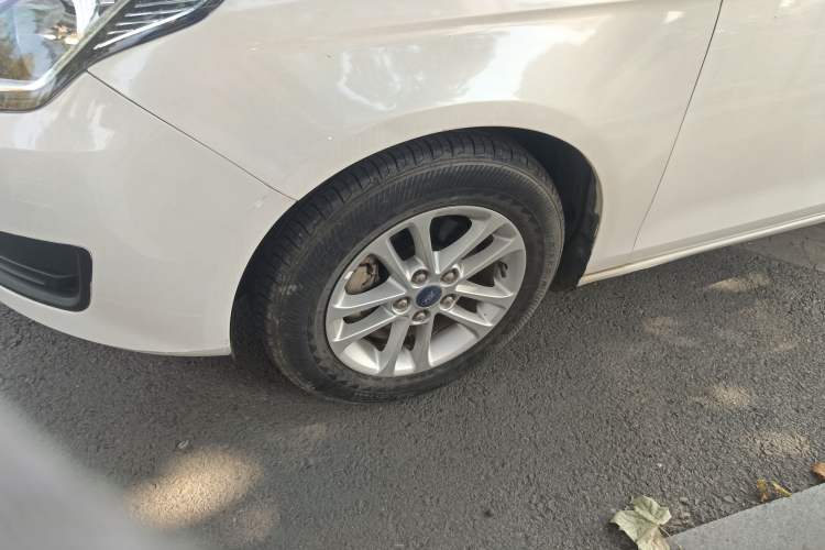 Used Ford Escort 2019 Revised 1.5L Automatic ZhiXiang Version China VI Standard
