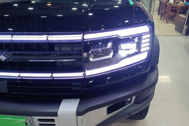 Used Formula Leopard Leopard 5 2023 Navigator Edition
