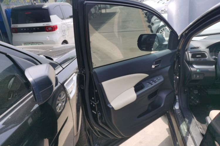 Used Honda CR-V 2016 2.0L two-wheel drive Urban Edition
