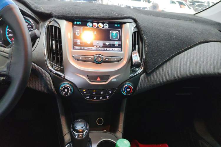 Used Chevrolet Cruze 2017 1.5L Automatic Pioneer Sunroof Edition
