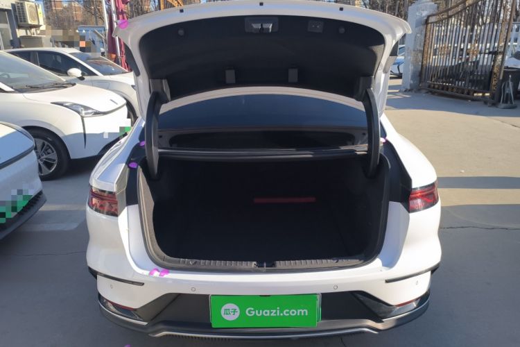 Used BYD Han 2022 EV Genesis Edition 715KM Front-Wheel-Drive Prestige Model
