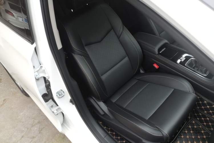 Used Changan Eado 2019 High-Energy Edition 1.6L GDI Manual Pioneer Model China VI Standard