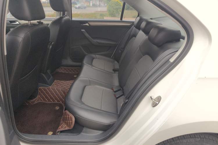 Used Volkswagen Santana 2015 1.6L Automatic Comfort Edition
