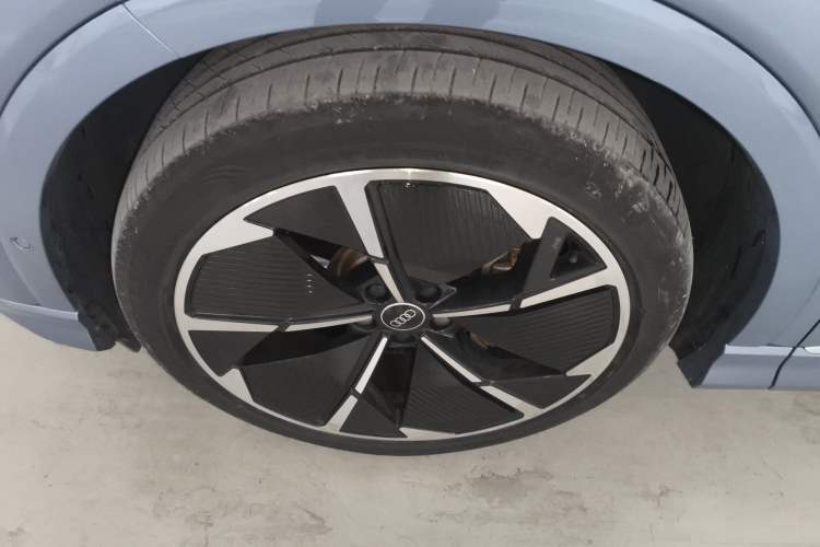 Used Audi Q4 e-tron 2022 50 e-tron quattro Visionary Edition
