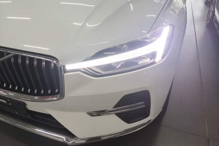 Used Volvo XC60 2024 B5 4x4 Smart Luxury Edition