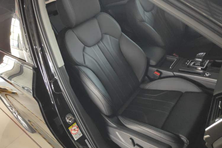 Used Audi Q5L 2022 Updated 45T Luxury Dynamic Version
