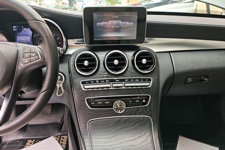 Used Mercedes-Benz C-Class 2015 C 200 L Sport Edition
