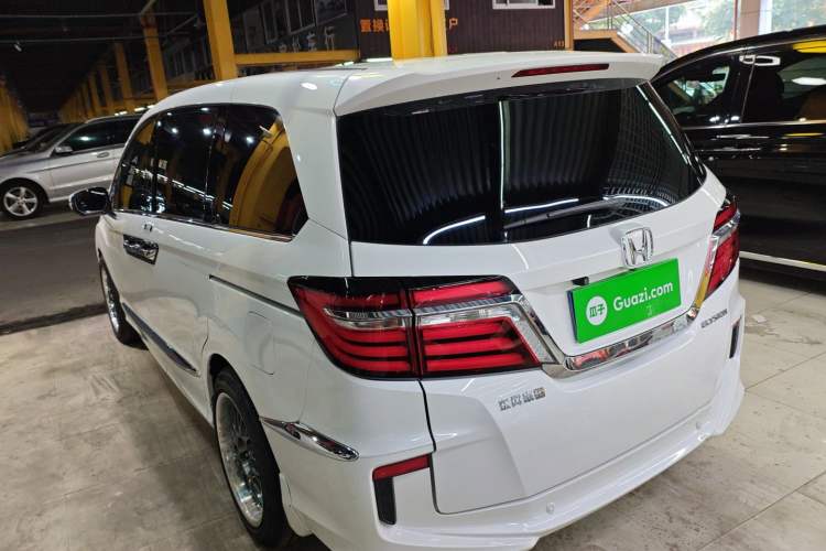 Used Honda Elysion 2016 2.4L Supreme Edition
