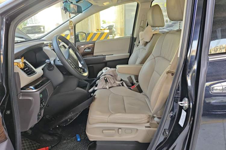 Used Honda Odyssey 2015 Revised 2.4L Luxury Edition
