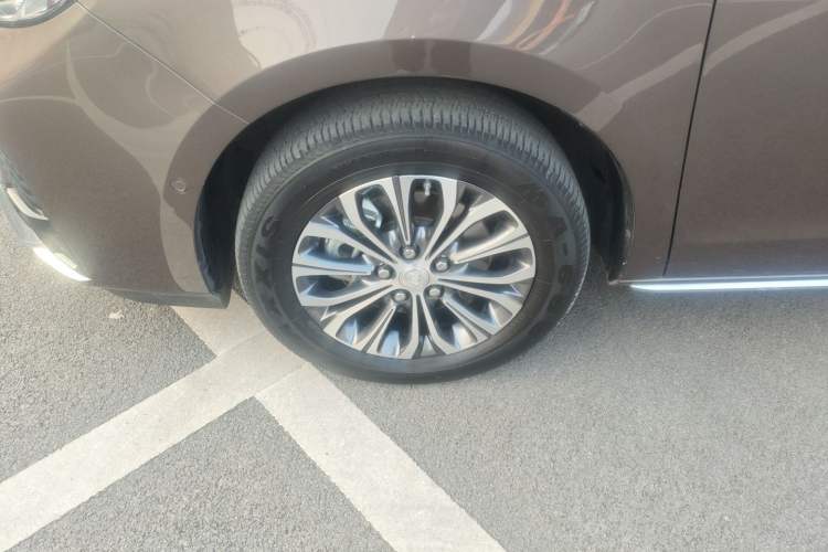 Used Buick GL8 2023 Land Business Class Smart Deluxe Model
