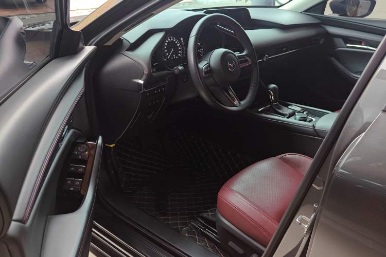 Used Mazda Mazda 3 Axela 2022 2.0L Automatic Zhi Rui Obsidian Edition