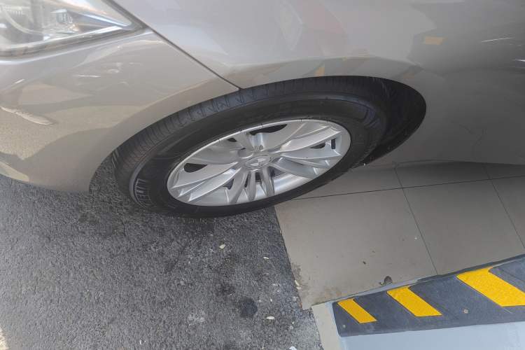 Used BMW 3 Series 2014 320Li Fashion Model