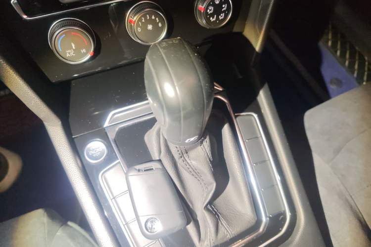 Used Volkswagen Magotan 2019 330TSI DSG Leading Model China VI Standard
