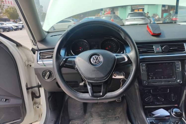 Used Volkswagen Bora 2017 1.6L Manual Two-Millionth-Vehicle Commemorative Edition