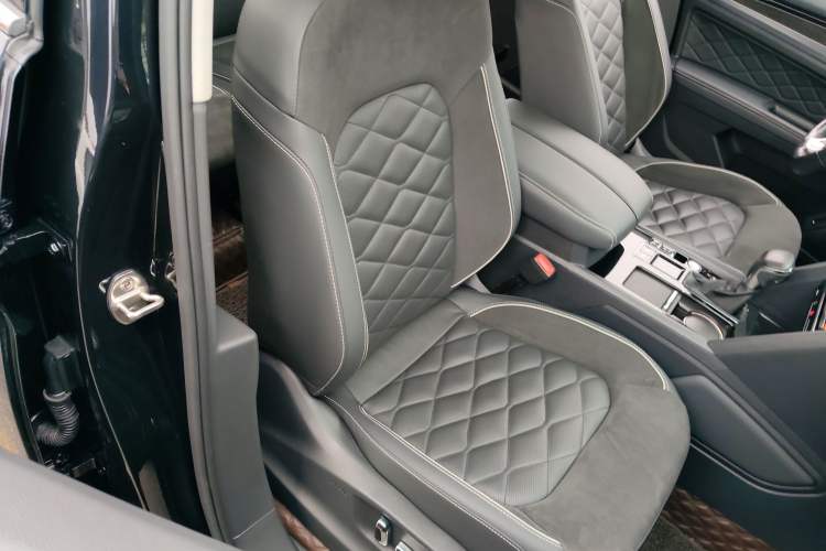 Used Volkswagen Teramont X 2019 330TSI Two-Wheel-Drive Prestige Luxury Edition
