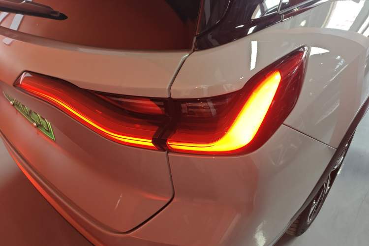 Used Nio ES8 2020 415 km Signature Edition 6-Seater Version
