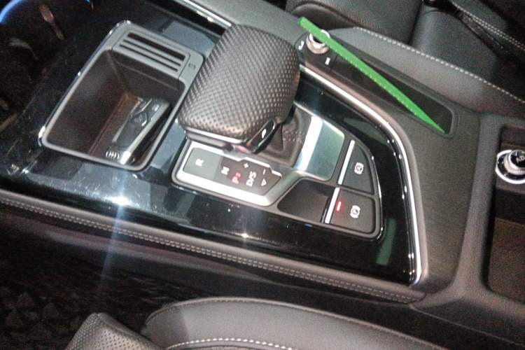 Used Audi A4L 2024 40 TFSI Luxury Dynamic Edition
