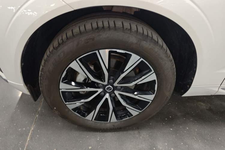 Used Volvo XC60 2025 B5 Four-Wheel Drive Smart & Advanced Luxury Edition
