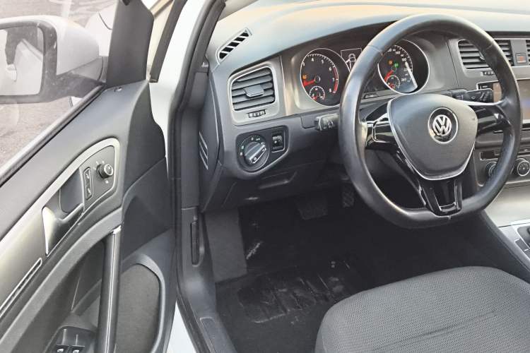 Used Volkswagen Golf 2014 1.4TSI Automatic Comfort Model
