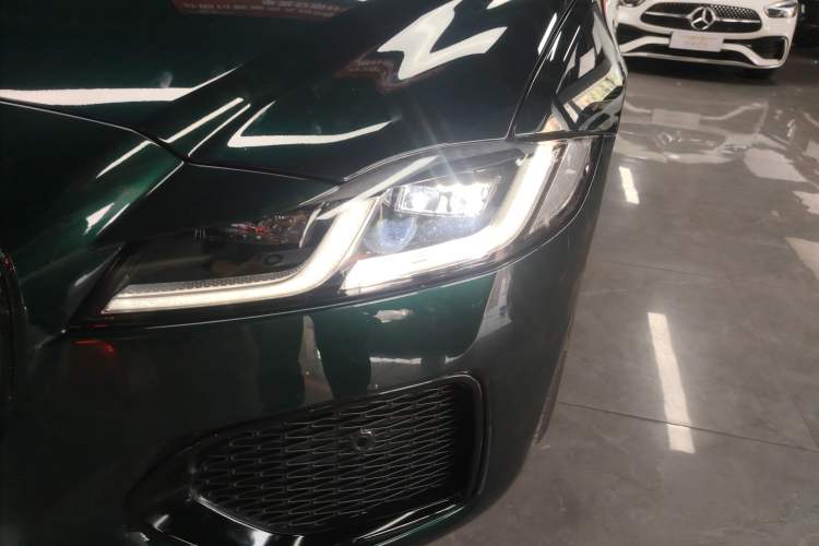 Used Jaguar XFL 2021 XFL 2.0T P250 All-Wheel-Drive Shimmering Black Sport Edition
