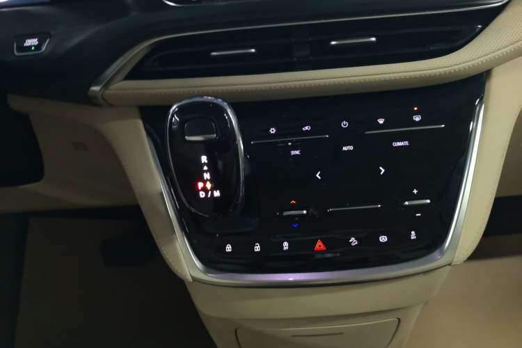 Used Buick GL8 2023 ES Lu Zun Deluxe Model