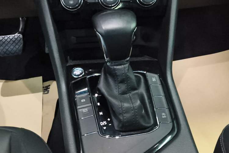 Used Volkswagen Tiguan L 2021 330TSI Automatic Two-Wheel Drive Smart Edition