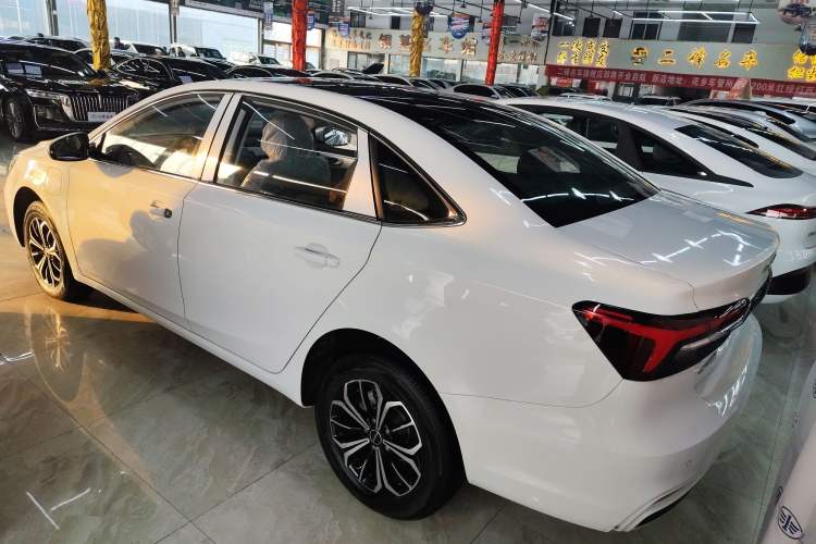 Used Roewe i6 MAX New Energy 2023 EV 420 Skyroof Special Edition
