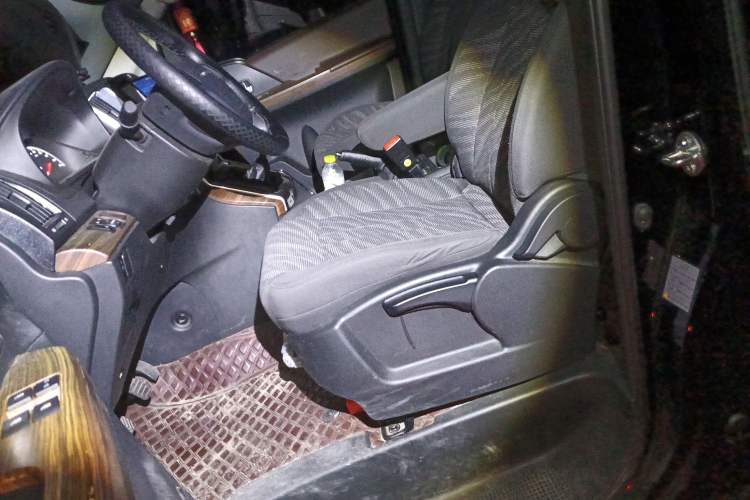 Used FORTHING Lingzhi PLUS 2022 Travel Edition 2.0L Manual Comfort Version 7 Seats