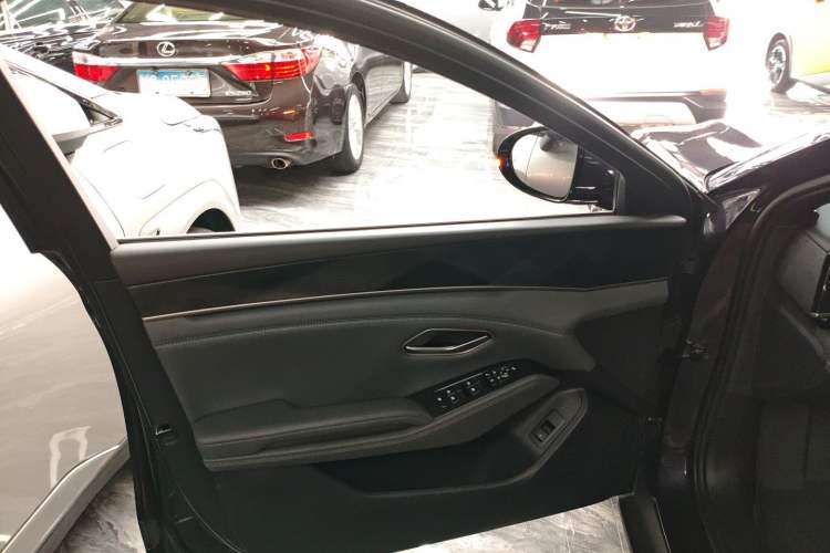 Used BYD Qin L 2025 DM-i Smart Drive 120KM Superior Model
