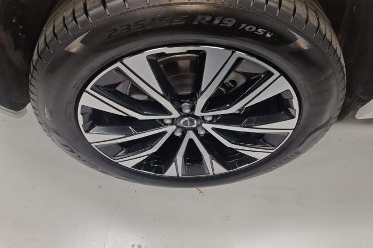 Used Volvo XC60 2025 B5 Four-Wheel Drive Smart & Advanced Luxury Edition