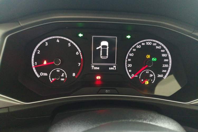 Used Volkswagen T-ROC 2018 230TSI DSG Two-Wheel Drive Advanced Version China V Standard
