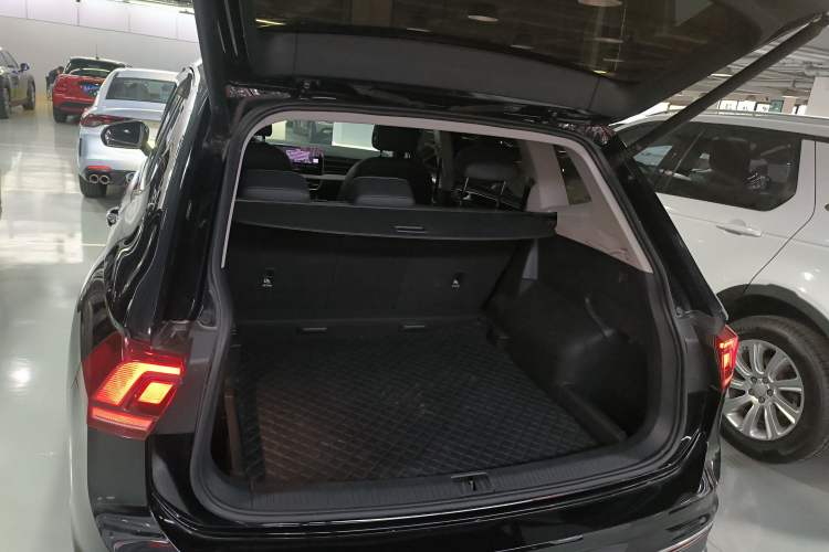 Used Volkswagen Tiguan L 2024 330TSI Automatic Two-Wheel Drive Smart Edition