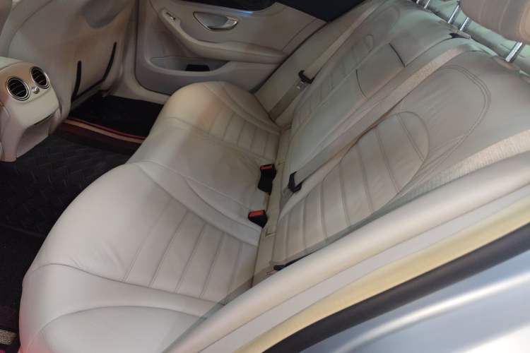 Used Mercedes-Benz C-Class 2015 C 260 L
