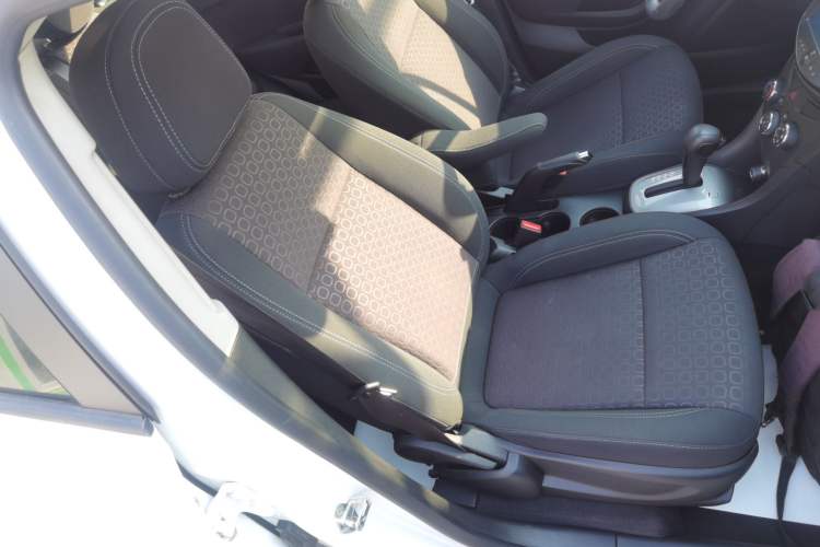 Used Chevrolet Trax 2016 1.4T Automatic Two-Wheel Drive Comfort Version with Sunroof
