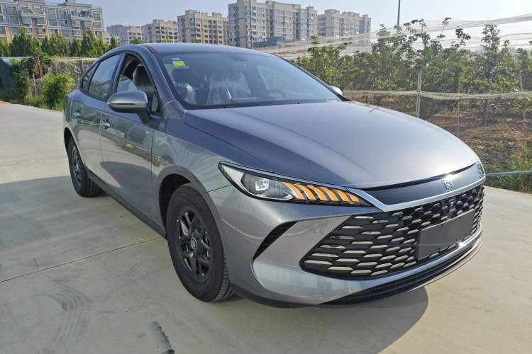 Used BYD Qin PLUS 2025 DM-i Smart Drive 55KM Leading Model
