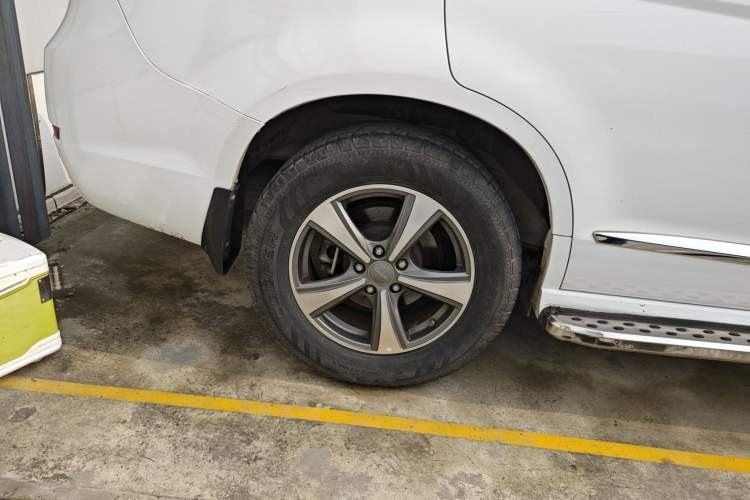 Used Haval H6 2016 Upgraded Model 1.5T Manual Two-Wheel Drive Elite Version
