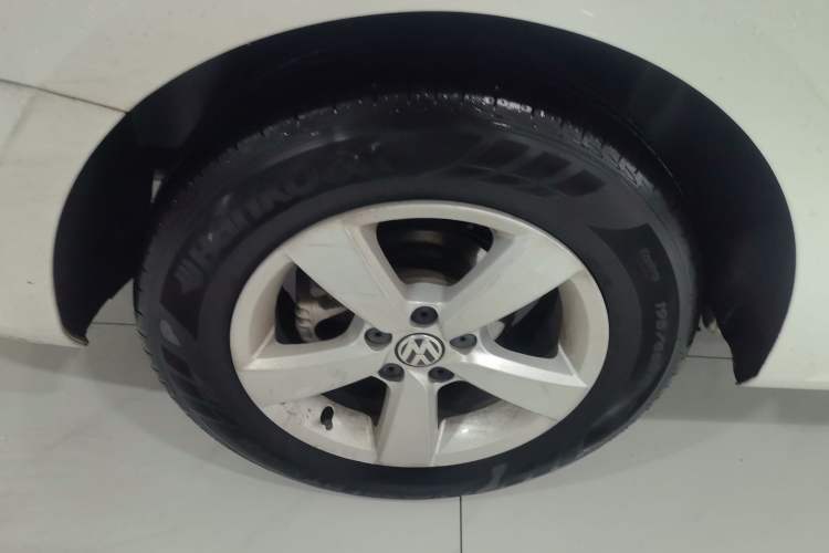 Used Volkswagen Lavida 2013 Revised Classic 1.6L Automatic Fashion Edition
