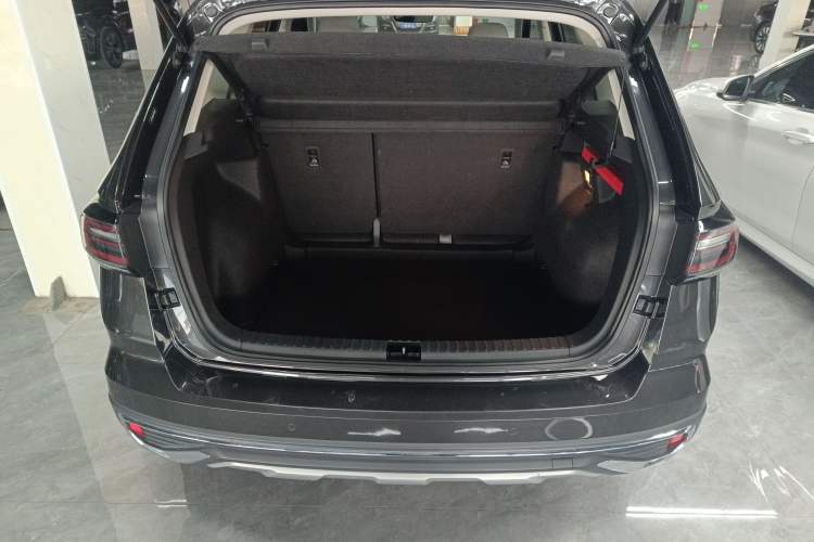 Used Volkswagen Tharu 2023 300TSI Two-Wheel-Drive Full Moon Edition