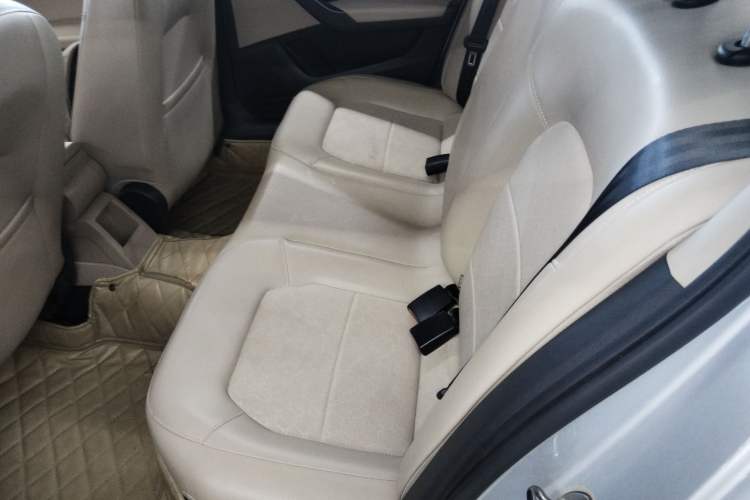 Used Volkswagen Santana 2013 1.6L Manual Comfort Edition
