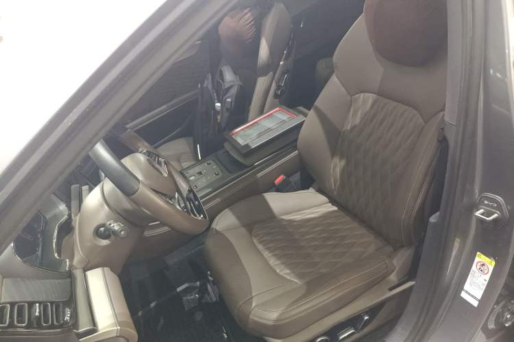 Used BYD Han 2022 EV Genesis Edition 715KM Front-Wheel-Drive Prestige Model
